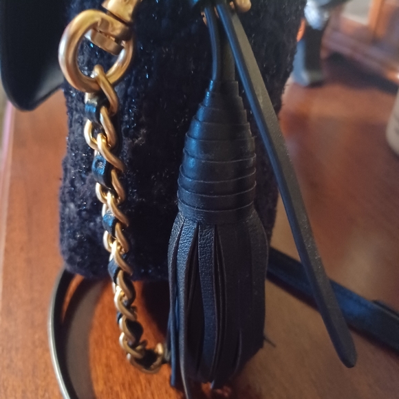 Rare Tory Burch Fleming crossbody - Picture 10 of 11